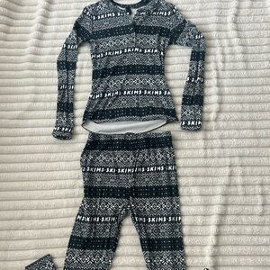 SKIMS Pajama Set - Black and White Pattern